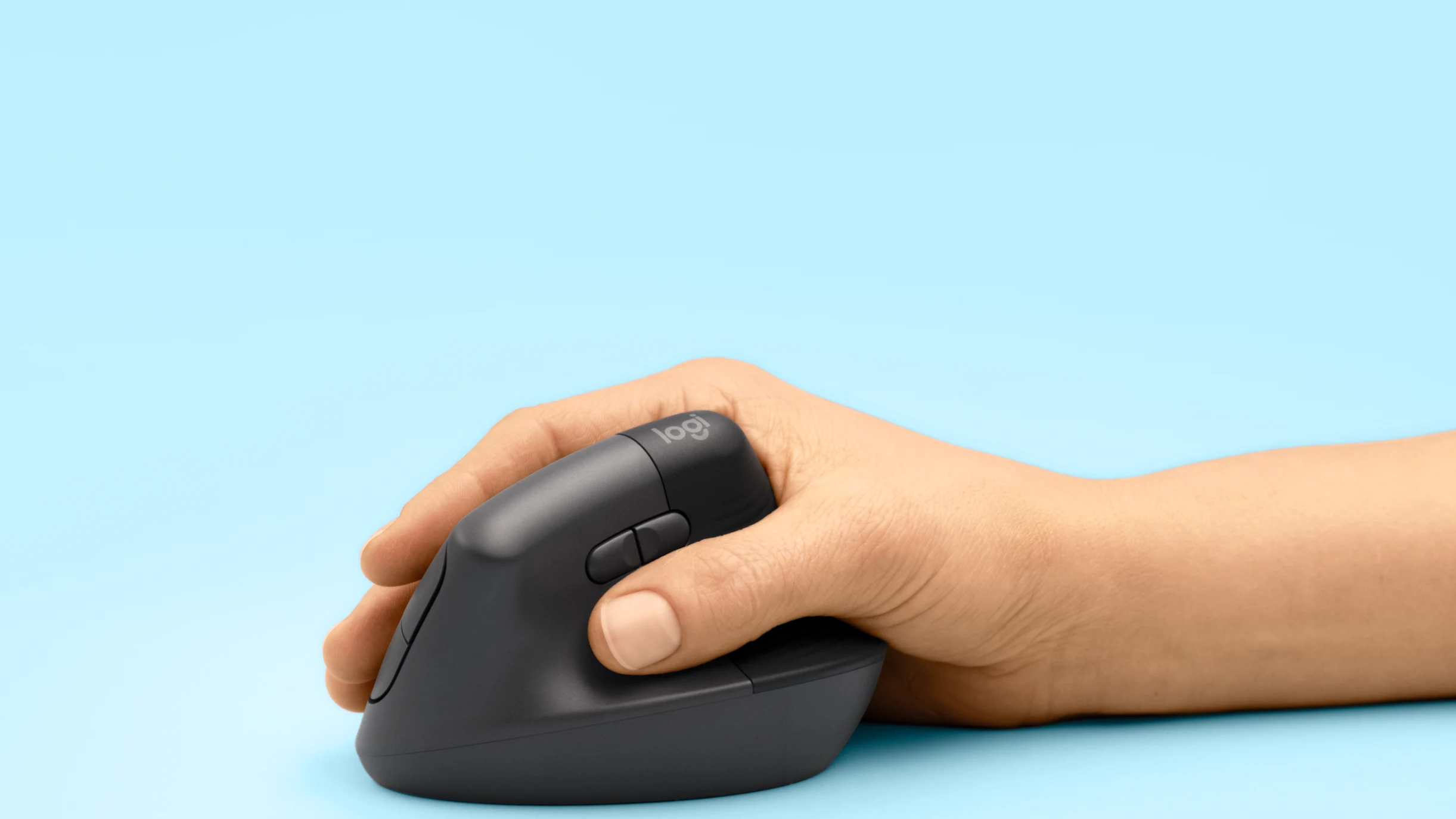 Buy Logitech LIFT Vertical Ergonomic Wireless Mouse, 57° Natural Grip, for Small to Medium Hands, Bluetooth & Logi Bolt Online in Pakistan - UGREEN PK