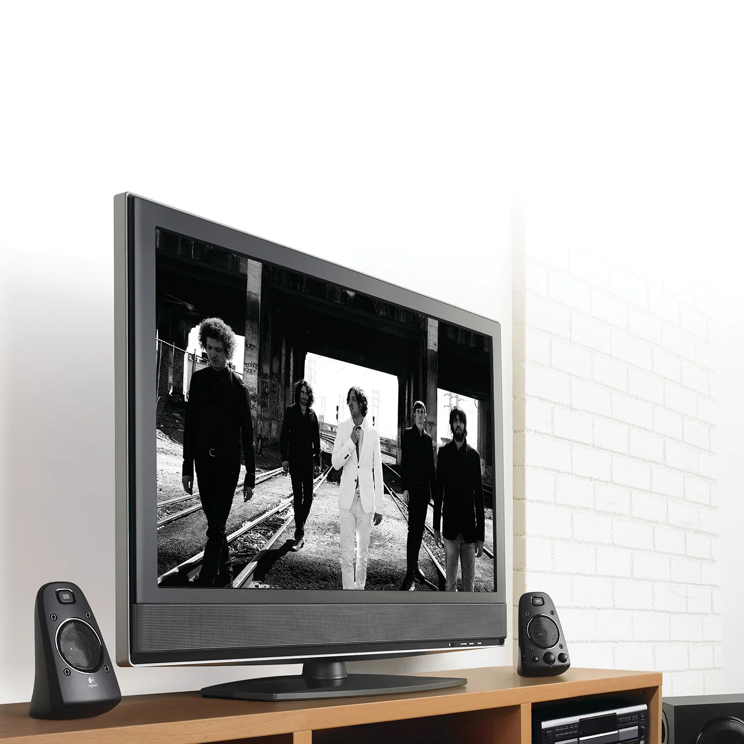 Buy Logitech Z623 2.1 THX Certified Speaker System Online in Pakistan - UGREEN PK