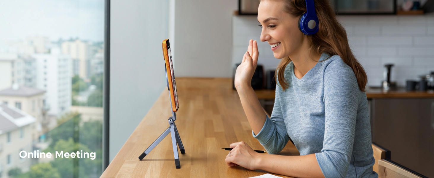 Buy UGREEN 75509 MagSafe Tripod 360° Rotating Adjustable Magnetic Phone Stand with 1/4'' Screw Port for iPhone 17/16/15/14/13/12 Online in Pakistan - UGREEN PK
